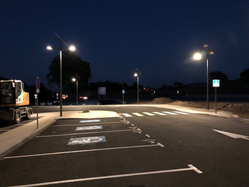 Eclairage public solaire pour vos parkings et vos routes