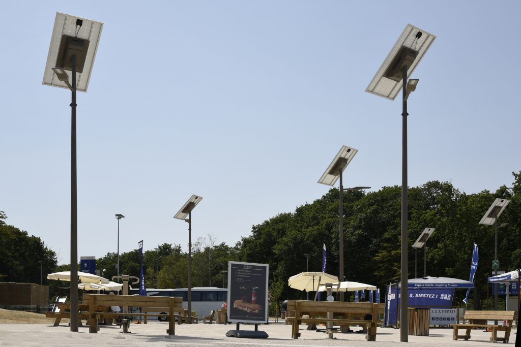 lampadaires solaires combi top 5 aire d'autoroute orléans gidy saran