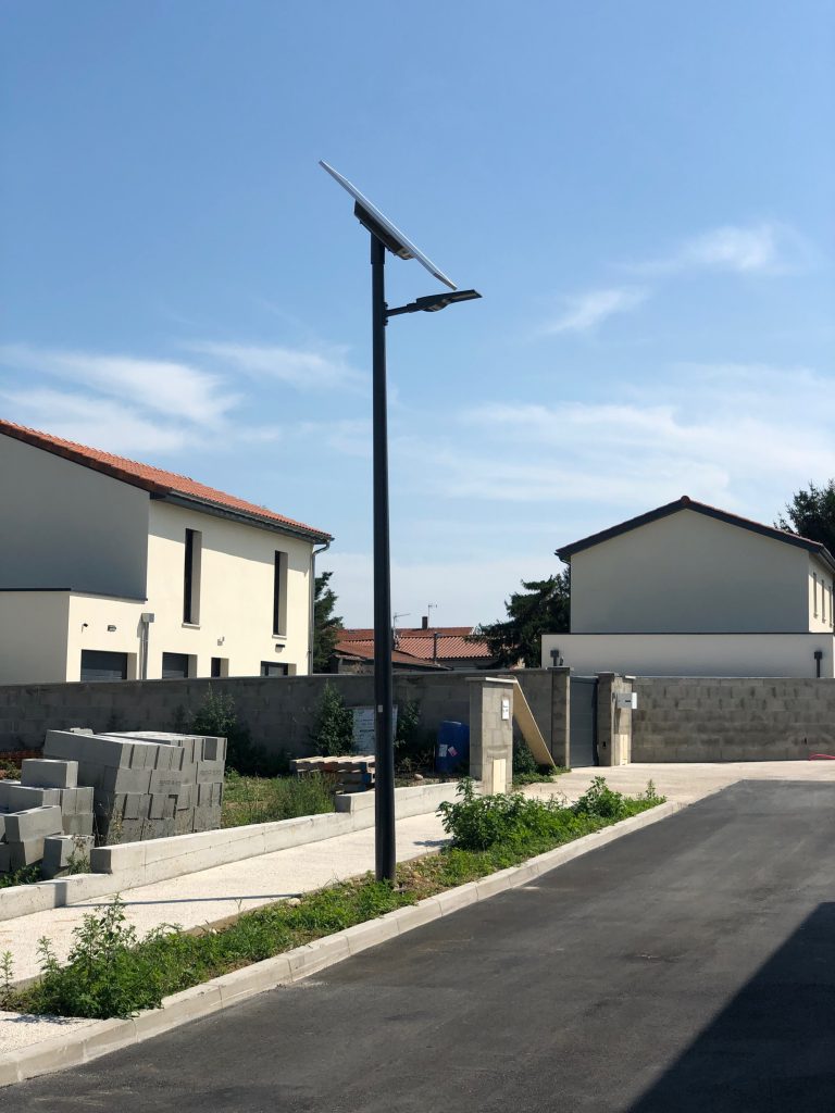 Lampadaire solaire COMBI TOP - Lotissement Solaize