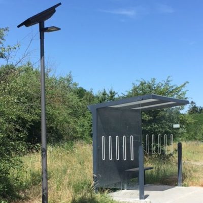 Abri-bus en Hongrie - Combi Top 1